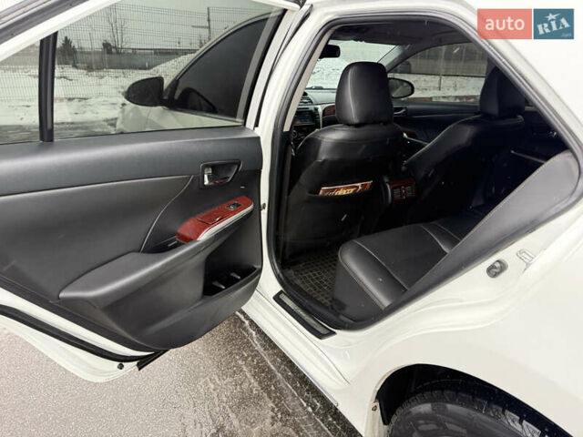 Белый Тойота Камри, объемом двигателя 2.49 л и пробегом 265 тыс. км за 11850 $, фото 16 на Automoto.ua