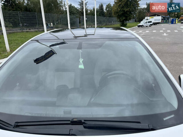 Белый Тойота Камри, объемом двигателя 2.4 л и пробегом 297 тыс. км за 10000 $, фото 15 на Automoto.ua