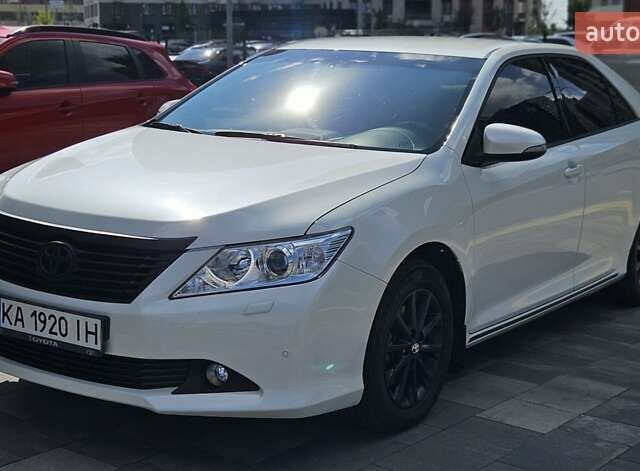 Белый Тойота Камри, объемом двигателя 2.49 л и пробегом 100 тыс. км за 15699 $, фото 29 на Automoto.ua