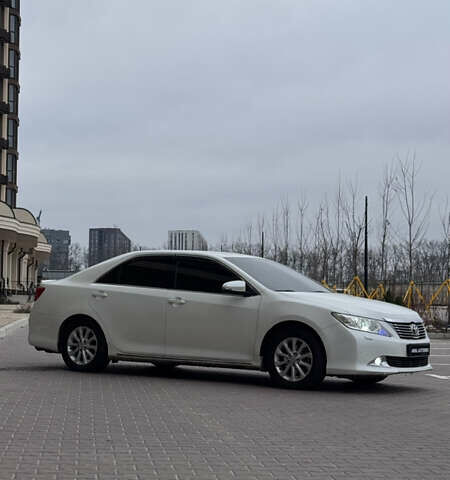 Білий Тойота Камрі, об'ємом двигуна 2.5 л та пробігом 180 тис. км за 11200 $, фото 5 на Automoto.ua