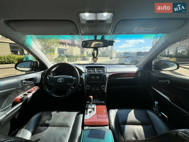 Белый Тойота Камри, объемом двигателя 2.5 л и пробегом 215 тыс. км за 16500 $, фото 5 на Automoto.ua