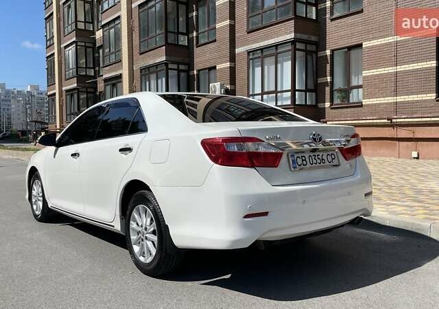 Белый Тойота Камри, объемом двигателя 2.49 л и пробегом 257 тыс. км за 12200 $, фото 5 на Automoto.ua