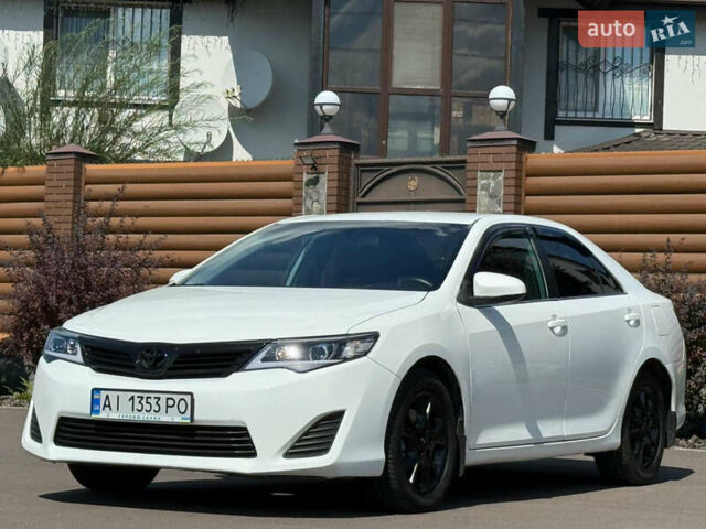 Белый Тойота Камри, объемом двигателя 2.49 л и пробегом 250 тыс. км за 10700 $, фото 8 на Automoto.ua