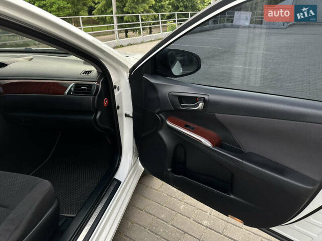 Білий Тойота Камрі, об'ємом двигуна 2.49 л та пробігом 315 тис. км за 12999 $, фото 15 на Automoto.ua