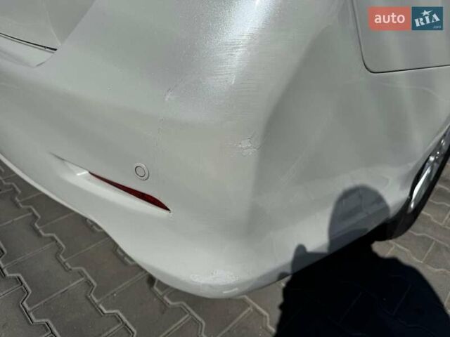 Белый Тойота Камри, объемом двигателя 2.5 л и пробегом 135 тыс. км за 16600 $, фото 2 на Automoto.ua
