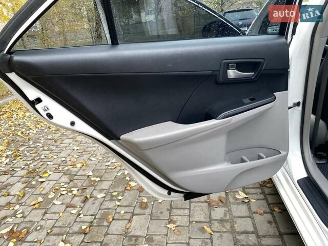 Белый Тойота Камри, объемом двигателя 2.5 л и пробегом 188 тыс. км за 10900 $, фото 32 на Automoto.ua