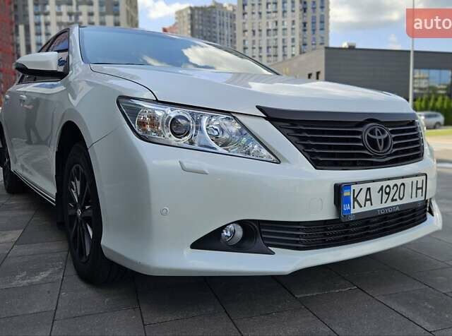 Белый Тойота Камри, объемом двигателя 2.49 л и пробегом 100 тыс. км за 15699 $, фото 7 на Automoto.ua