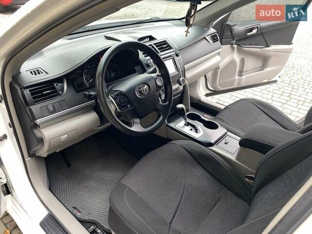 Белый Тойота Камри, объемом двигателя 2.5 л и пробегом 188 тыс. км за 10900 $, фото 25 на Automoto.ua