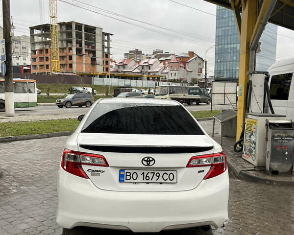 Білий Тойота Камрі, об'ємом двигуна 2.49 л та пробігом 240 тис. км за 9999 $, фото 3 на Automoto.ua