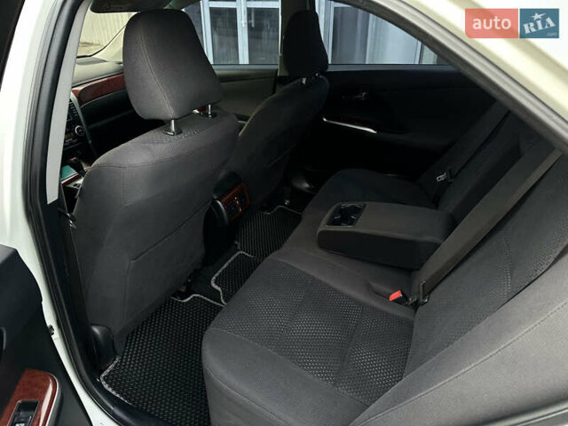 Білий Тойота Камрі, об'ємом двигуна 2.49 л та пробігом 315 тис. км за 12999 $, фото 17 на Automoto.ua