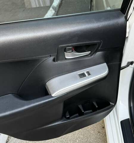 Белый Тойота Камри, объемом двигателя 2.49 л и пробегом 225 тыс. км за 12300 $, фото 7 на Automoto.ua