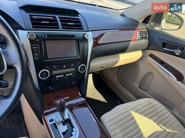 Белый Тойота Камри, объемом двигателя 2.5 л и пробегом 135 тыс. км за 16600 $, фото 15 на Automoto.ua