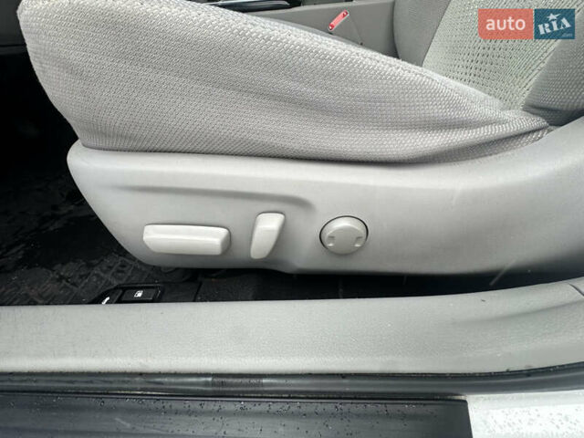 Белый Тойота Камри, объемом двигателя 2.4 л и пробегом 199 тыс. км за 9100 $, фото 14 на Automoto.ua