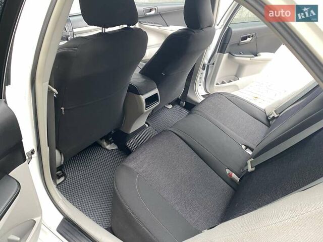 Белый Тойота Камри, объемом двигателя 2.5 л и пробегом 188 тыс. км за 10900 $, фото 31 на Automoto.ua