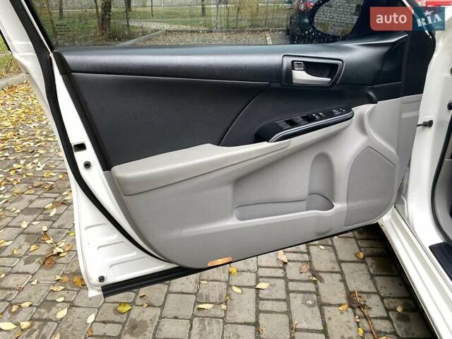 Белый Тойота Камри, объемом двигателя 2.5 л и пробегом 188 тыс. км за 10900 $, фото 29 на Automoto.ua