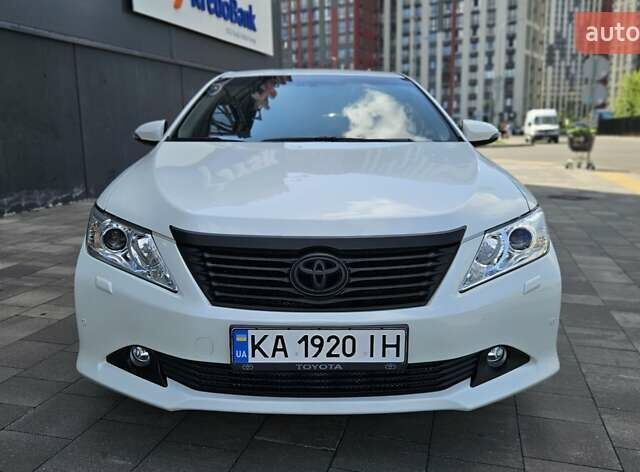 Белый Тойота Камри, объемом двигателя 2.49 л и пробегом 100 тыс. км за 15699 $, фото 3 на Automoto.ua
