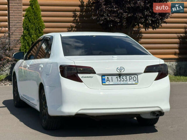 Белый Тойота Камри, объемом двигателя 2.49 л и пробегом 250 тыс. км за 10700 $, фото 25 на Automoto.ua