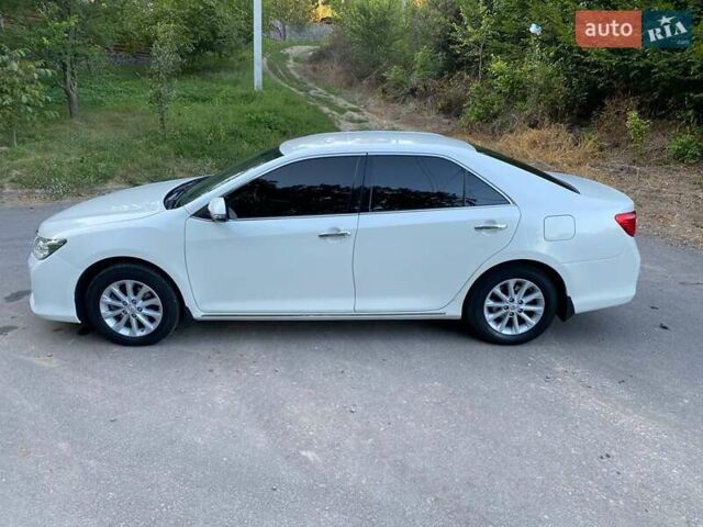 Белый Тойота Камри, объемом двигателя 2.5 л и пробегом 147 тыс. км за 15250 $, фото 8 на Automoto.ua