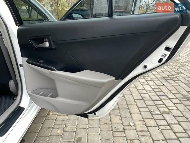 Белый Тойота Камри, объемом двигателя 2.5 л и пробегом 188 тыс. км за 10900 $, фото 34 на Automoto.ua