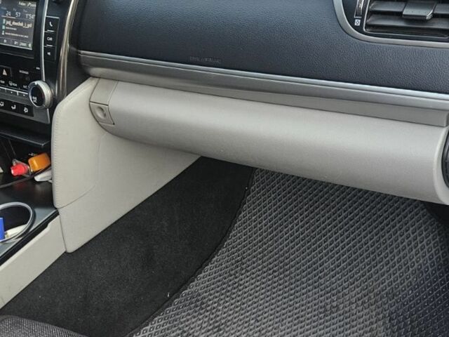 Тойота Камрі 2013 у Запоріжжя на Automoto.ua Білий Тойота Камрі, об'ємом двигуна 2.5 л та пробігом 190 тис. км за 10500 $, фото 3 на Automoto.ua