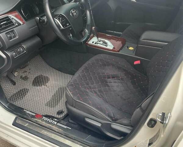 Белый Тойота Камри, объемом двигателя 2.49 л и пробегом 230 тыс. км за 12000 $, фото 6 на Automoto.ua