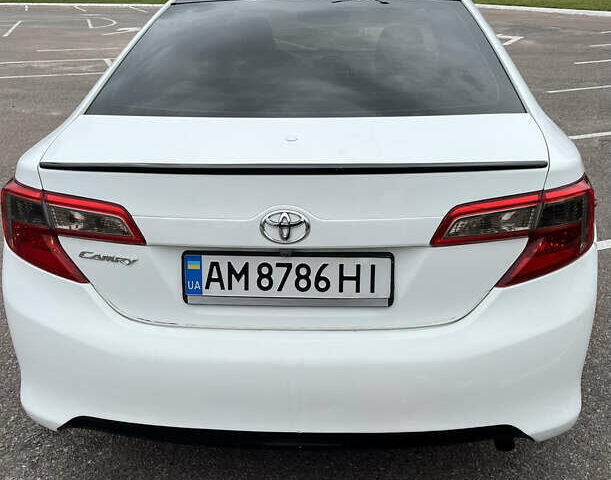 Белый Тойота Камри, объемом двигателя 2.4 л и пробегом 297 тыс. км за 10000 $, фото 16 на Automoto.ua