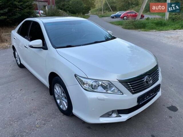 Белый Тойота Камри, объемом двигателя 2.5 л и пробегом 147 тыс. км за 15250 $, фото 22 на Automoto.ua