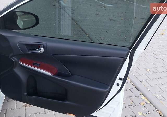 Белый Тойота Камри, объемом двигателя 2.5 л и пробегом 191 тыс. км за 14800 $, фото 48 на Automoto.ua