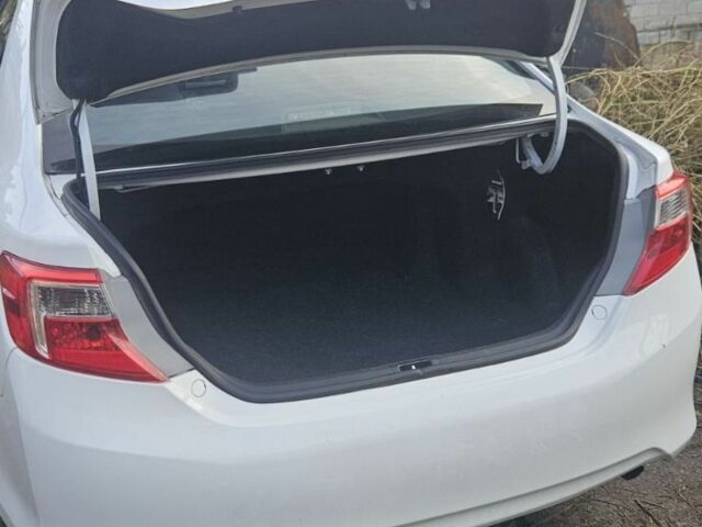 Тойота Камрі 2013 у Запоріжжя на Automoto.ua Білий Тойота Камрі, об'ємом двигуна 2.5 л та пробігом 190 тис. км за 10500 $, фото 14 на Automoto.ua