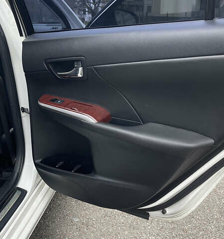 Белый Тойота Камри, объемом двигателя 2.5 л и пробегом 212 тыс. км за 14800 $, фото 8 на Automoto.ua