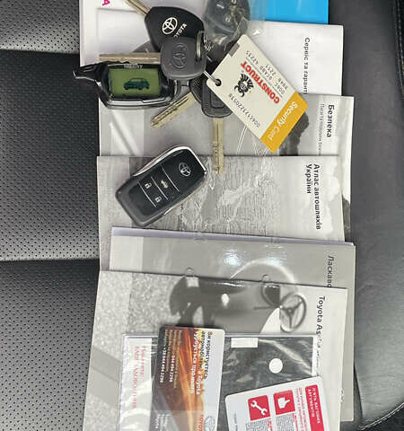 Белый Тойота Камри, объемом двигателя 2.5 л и пробегом 205 тыс. км за 14500 $, фото 13 на Automoto.ua