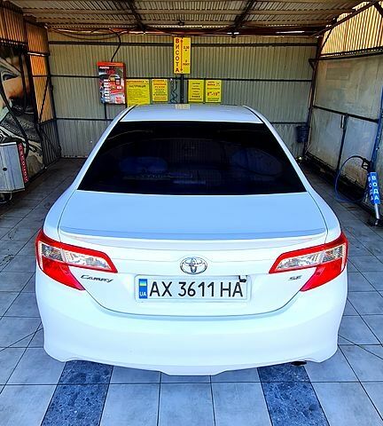 Білий Тойота Камрі, об'ємом двигуна 2.5 л та пробігом 107 тис. км за 12500 $, фото 3 на Automoto.ua