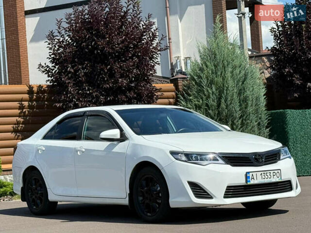 Белый Тойота Камри, объемом двигателя 2.49 л и пробегом 250 тыс. км за 10700 $, фото 14 на Automoto.ua