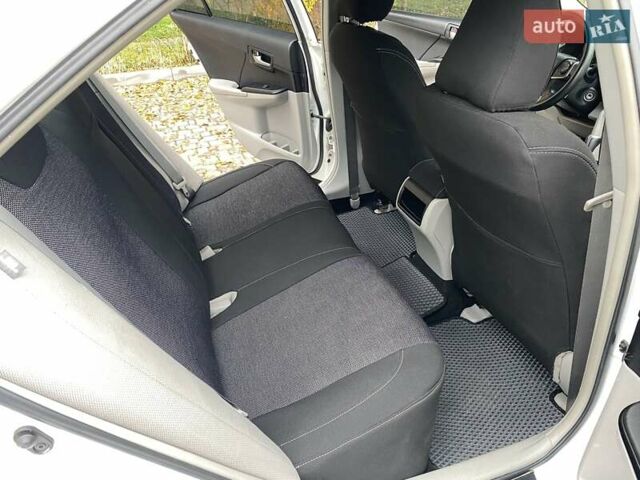 Белый Тойота Камри, объемом двигателя 2.5 л и пробегом 188 тыс. км за 10900 $, фото 33 на Automoto.ua