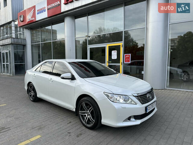 Білий Тойота Камрі, об'ємом двигуна 2.49 л та пробігом 315 тис. км за 12999 $, фото 5 на Automoto.ua