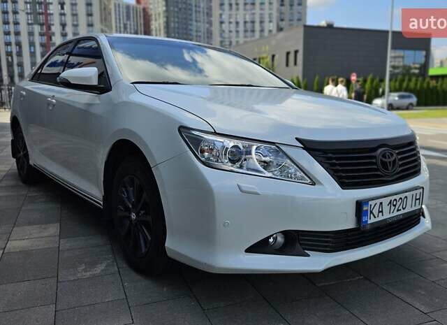 Белый Тойота Камри, объемом двигателя 2.49 л и пробегом 100 тыс. км за 15699 $, фото 9 на Automoto.ua
