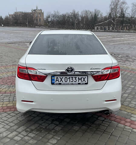Белый Тойота Камри, объемом двигателя 2.5 л и пробегом 205 тыс. км за 14500 $, фото 3 на Automoto.ua