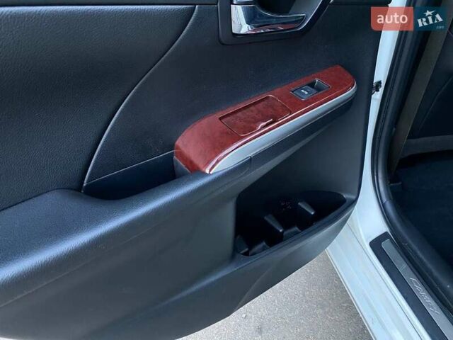 Белый Тойота Камри, объемом двигателя 2.5 л и пробегом 147 тыс. км за 15250 $, фото 74 на Automoto.ua