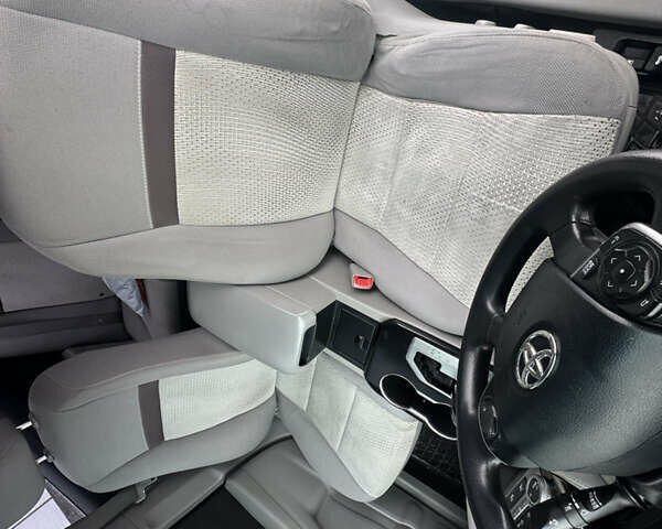 Белый Тойота Камри, объемом двигателя 2.4 л и пробегом 199 тыс. км за 9100 $, фото 18 на Automoto.ua