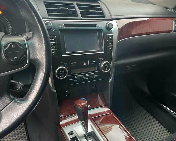 Белый Тойота Камри, объемом двигателя 2.49 л и пробегом 230 тыс. км за 12000 $, фото 7 на Automoto.ua