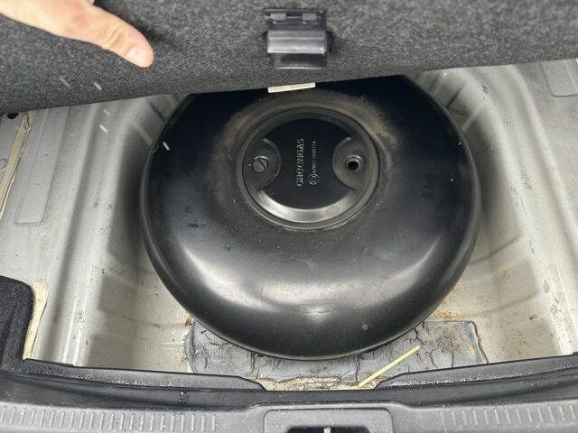 Белый Тойота Камри, объемом двигателя 2.5 л и пробегом 213 тыс. км за 9300 $, фото 13 на Automoto.ua