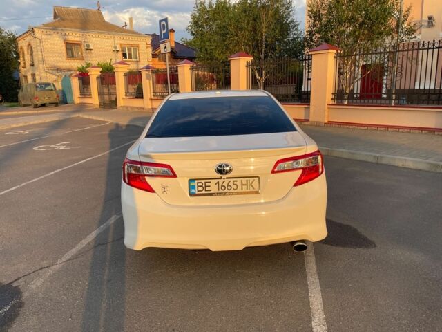 Белый Тойота Камри, объемом двигателя 2.5 л и пробегом 150 тыс. км за 12700 $, фото 4 на Automoto.ua