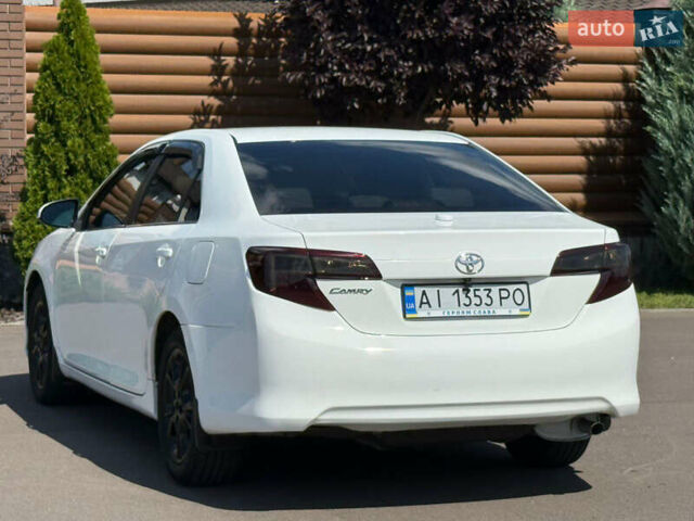 Белый Тойота Камри, объемом двигателя 2.49 л и пробегом 250 тыс. км за 10700 $, фото 24 на Automoto.ua