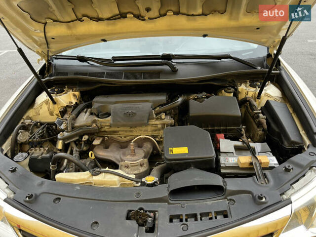 Белый Тойота Камри, объемом двигателя 2.4 л и пробегом 297 тыс. км за 10000 $, фото 13 на Automoto.ua