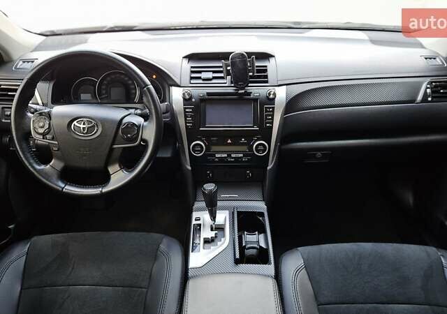 Белый Тойота Камри, объемом двигателя 2.49 л и пробегом 100 тыс. км за 15699 $, фото 11 на Automoto.ua