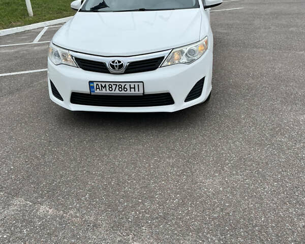 Белый Тойота Камри, объемом двигателя 2.4 л и пробегом 297 тыс. км за 10000 $, фото 29 на Automoto.ua