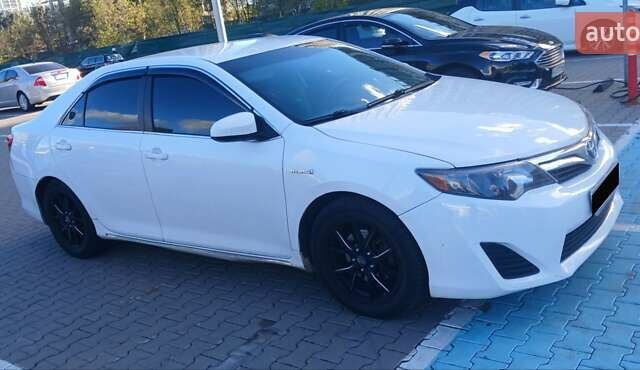 Білий Тойота Камрі, об'ємом двигуна 2.49 л та пробігом 258 тис. км за 9800 $, фото 10 на Automoto.ua