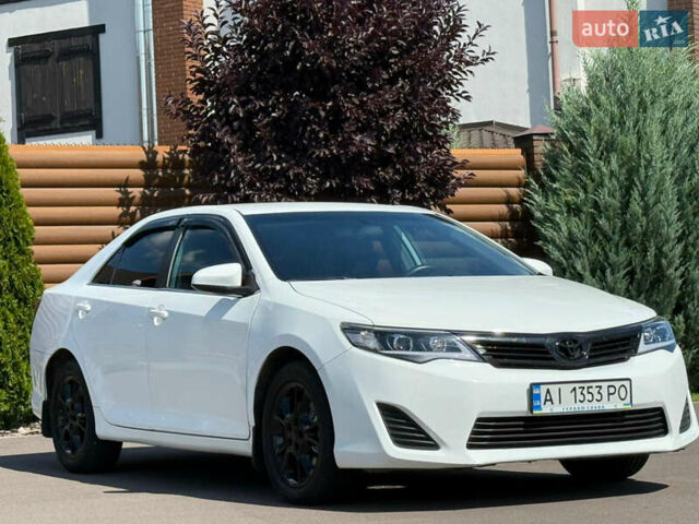 Белый Тойота Камри, объемом двигателя 2.49 л и пробегом 250 тыс. км за 10700 $, фото 13 на Automoto.ua