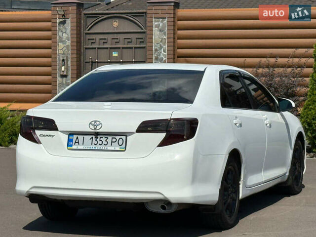 Белый Тойота Камри, объемом двигателя 2.49 л и пробегом 250 тыс. км за 10700 $, фото 16 на Automoto.ua