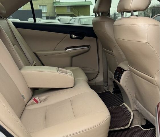 Білий Тойота Камрі, об'ємом двигуна 2.5 л та пробігом 187 тис. км за 14300 $, фото 16 на Automoto.ua